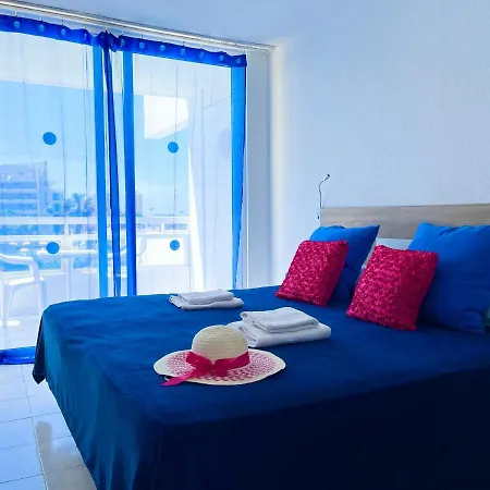 Gold Holidays Sea View Apartment