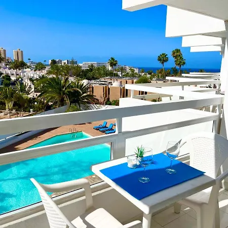 Gold Holidays Sea View Apartment